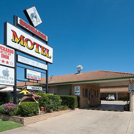וורוויק Buckaroo Motor Inn מראה חיצוני תמונה