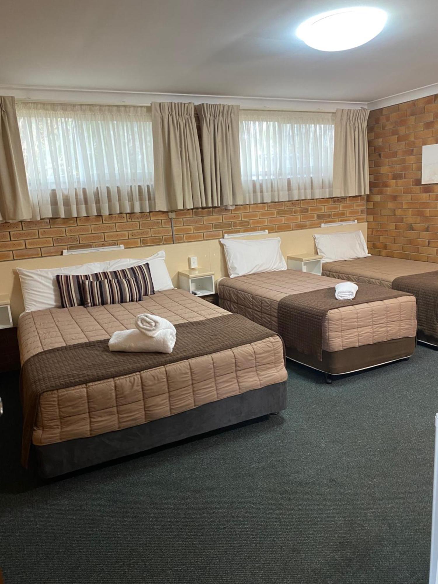 וורוויק Buckaroo Motor Inn מראה חיצוני תמונה