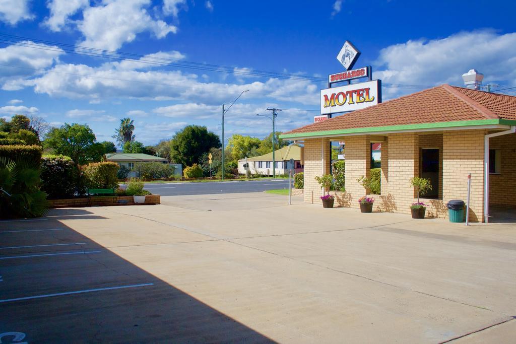 וורוויק Buckaroo Motor Inn מראה חיצוני תמונה